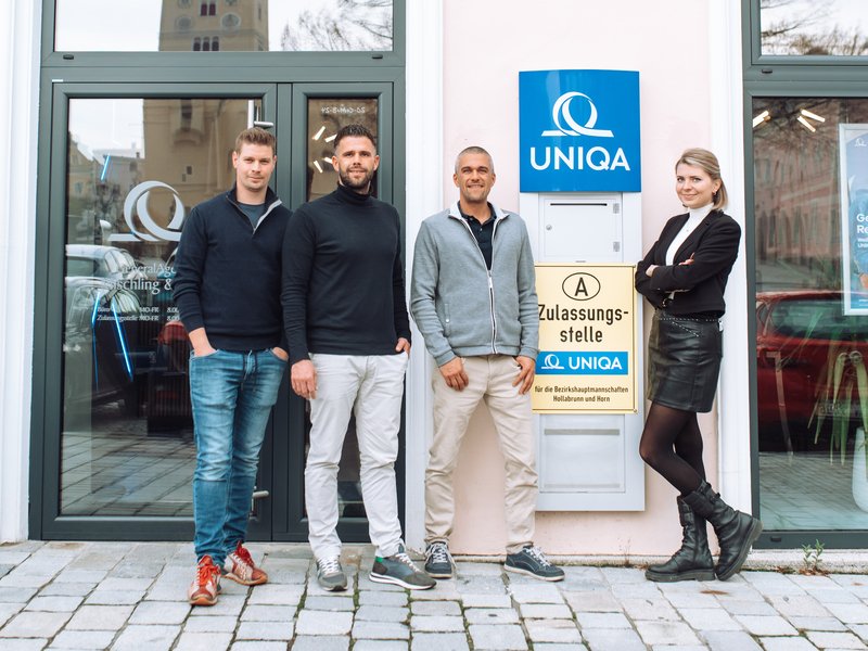 Das Team der UNIQA GeneralAgentur Mischling und Pabst im Büro.